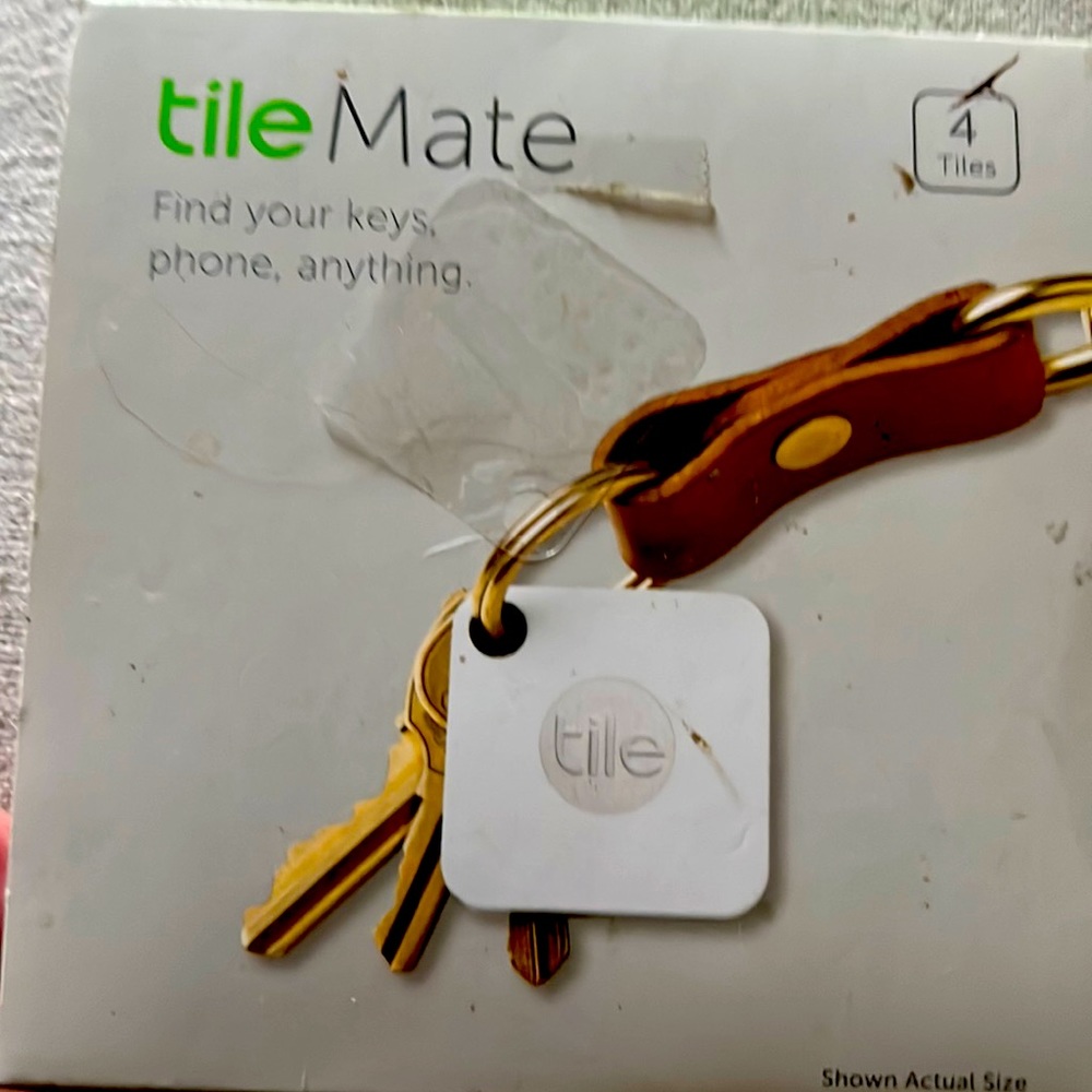 Four pack of Tayo meats for your keys and location of everything. Bluetooth.